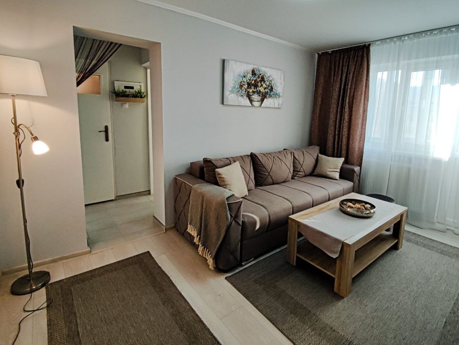 Proprietar,închiriez apartament 2 camere,etaj 3,zona Carpați Deva
