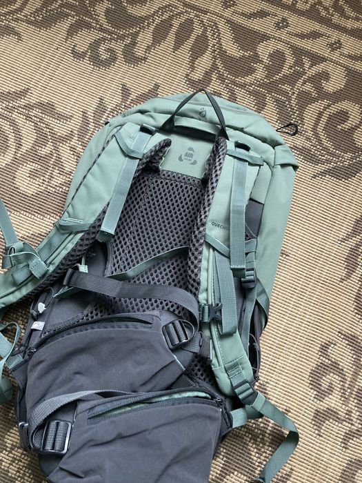 Rucsac drumetie Quechua 30L+ husa impermeabila