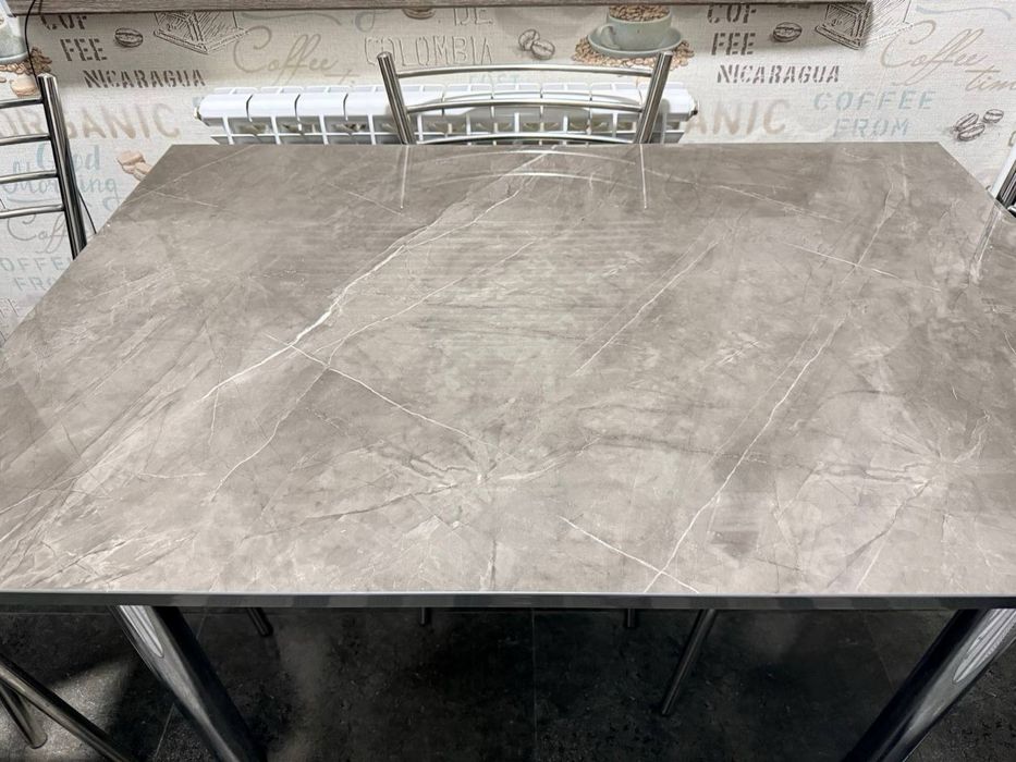 Продается кухонный стол