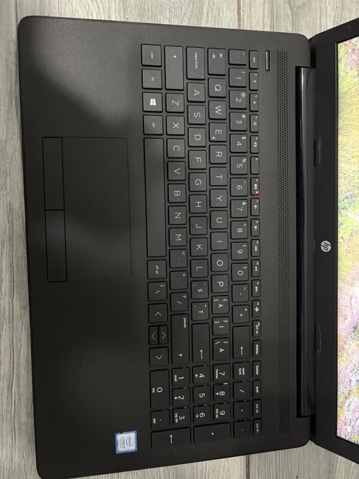 Se vinde laptop Hp i3