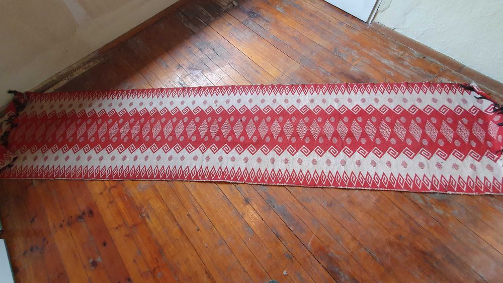 Пътекa (вълнени черги).Килими