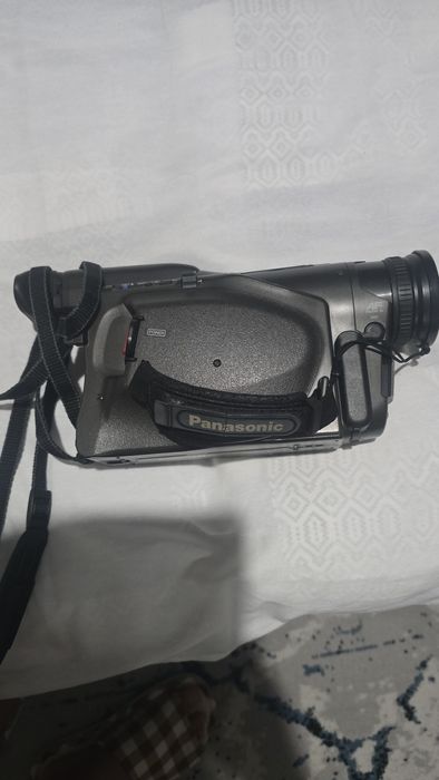 Видео камера модель panasonik NV-rx70en