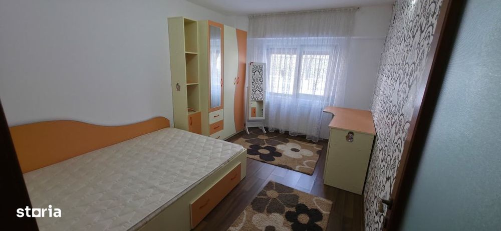 3 camere decomandat zona Orizont