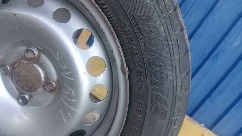 Летние шины 185/65/15 с дисками