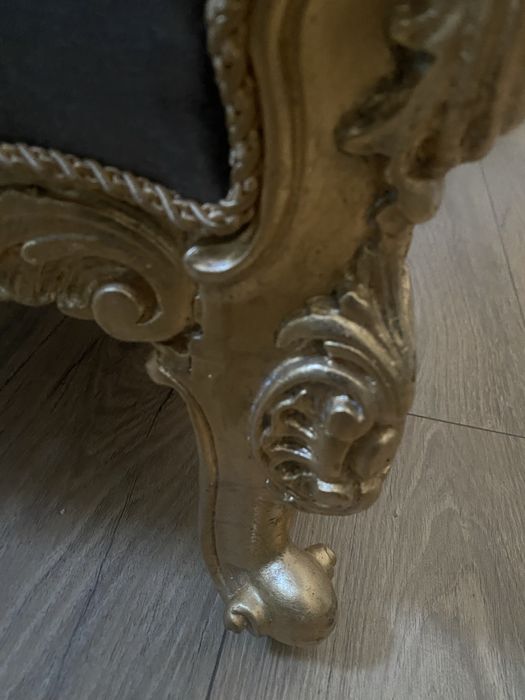 Страхотен Италиански диван