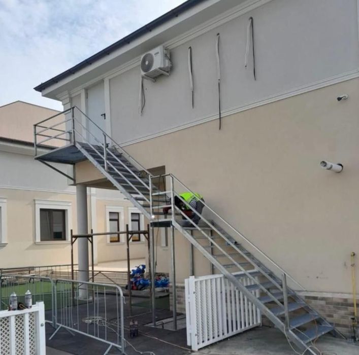 Scări de exterior galvanizate industriale
