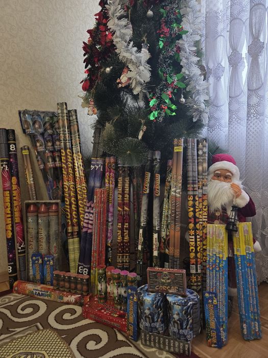 Салюты,  фейерверки