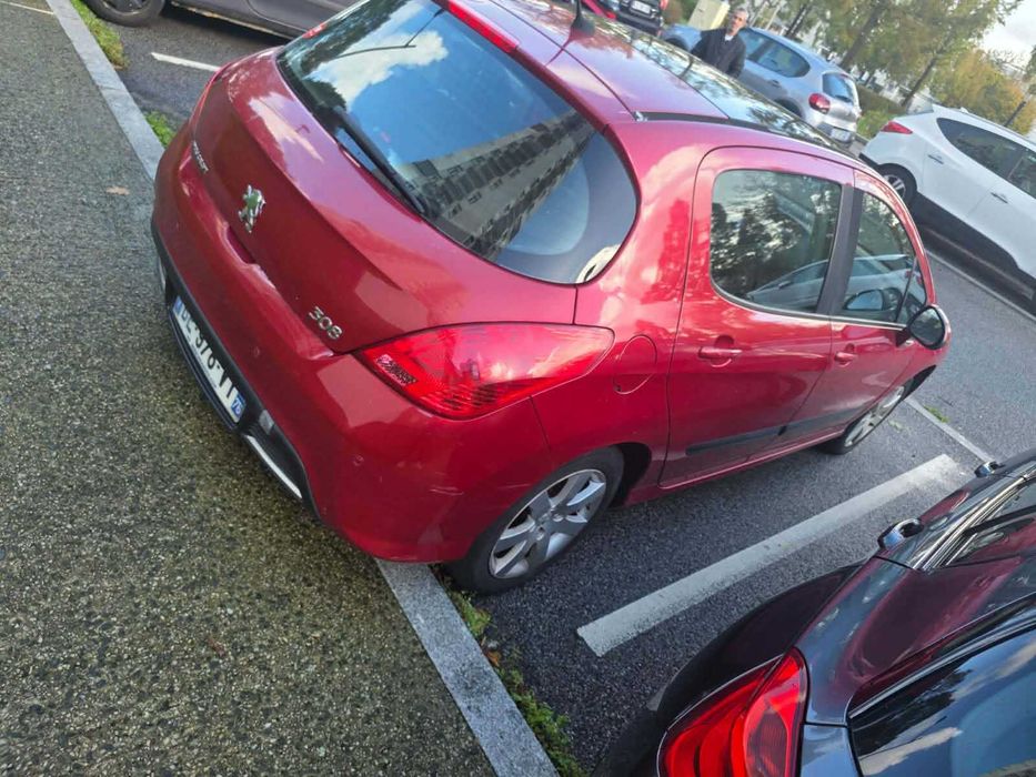 Mașină Peugeot de vanzare