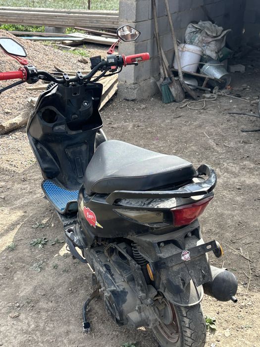 Мопед на ходу стант лия мотор