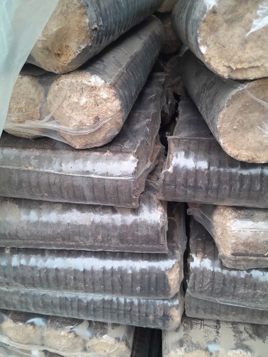 Bricheti de fag cilindrici transport inclus