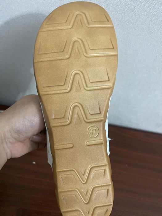 Летнии босоножки