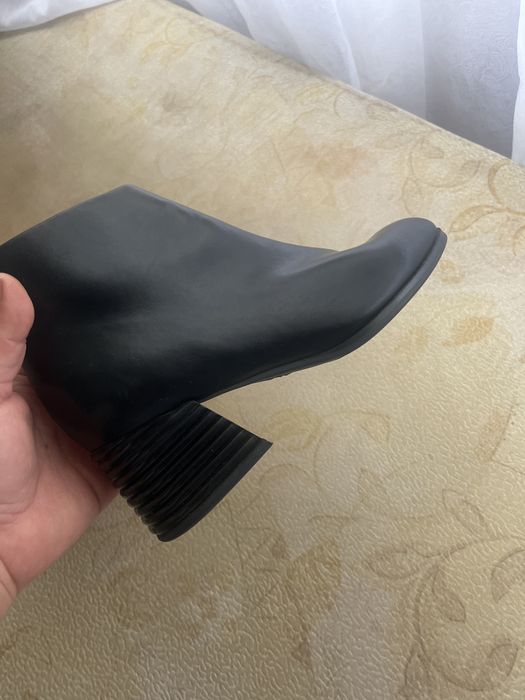 Продам ботильоны новые