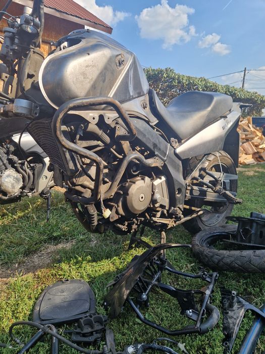 ろん Vand Piese Suzuki Vstrom DL 650 2007 Cascioarele • OLX.ro