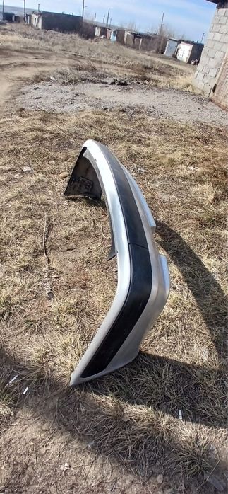 Бампер задний на Ауди 80 В4