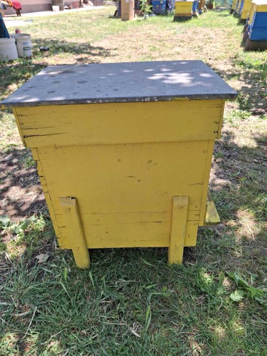 Продавам кошери, бъркалка за сироп и тел за пити