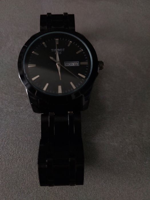 Наручные часы tissot 
Успейте купить очень дёшево 
 кто купит в течени