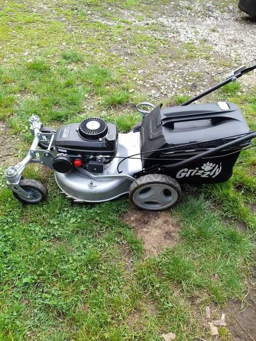 Бензинова самоходна косачка