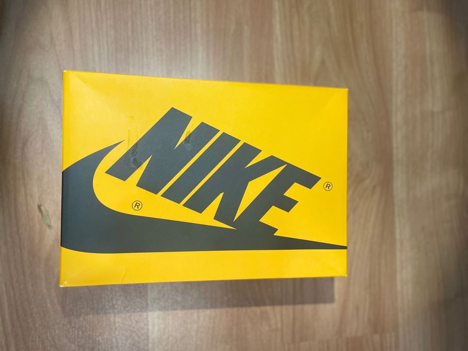 Size 42 EU - Jordan 1 Retro OG High Yellow Toe