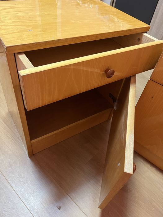 Здрави нощни шкафчета  2 бр