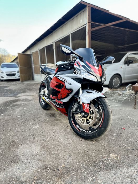 Срочно !!  Продаётся хонда SBR 1000 RR в отличном состоянии
