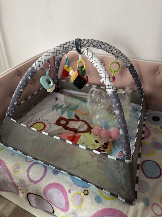 Продам дешево одежду, коврик, слинг