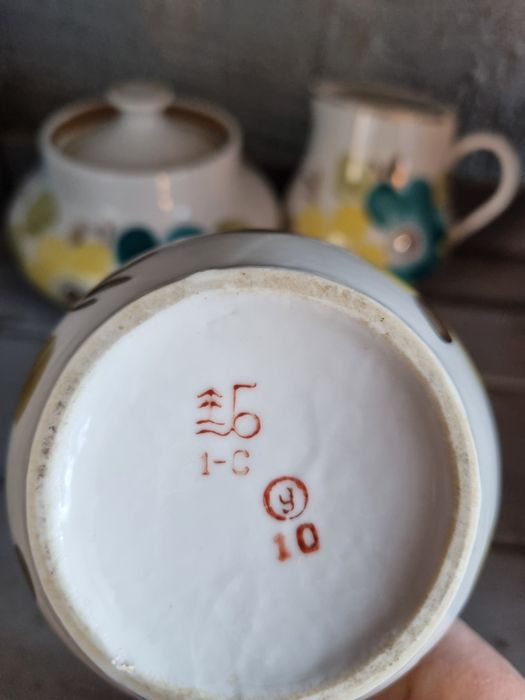 Сахарница,молочник