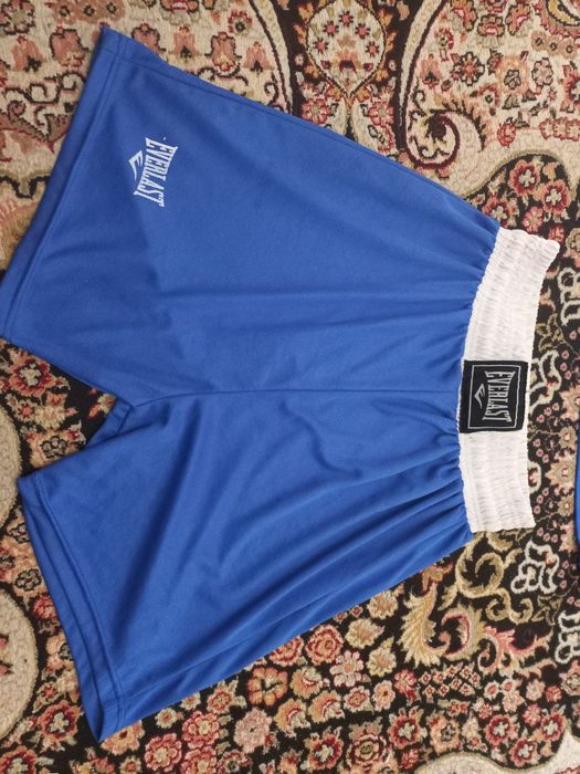 Жарыска арналган киым бокс