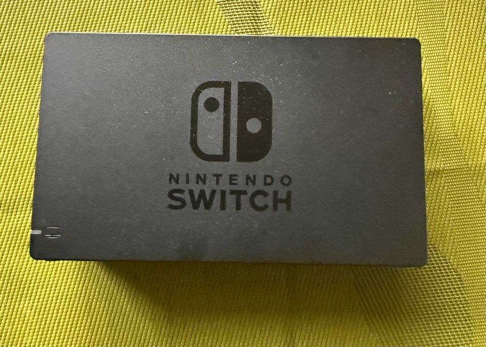 NINTENDO SWITCH (with neod red and neon blue joy cons)— Чисто нова!