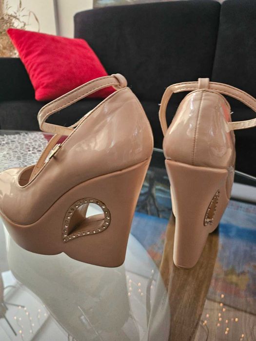 Италиански елегантни Обувки с камъни