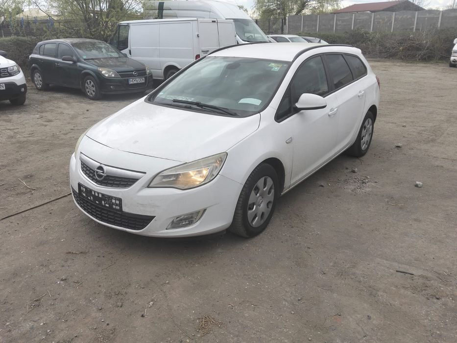 Opel Astra J 1.7cdti An 2012 Proprietar