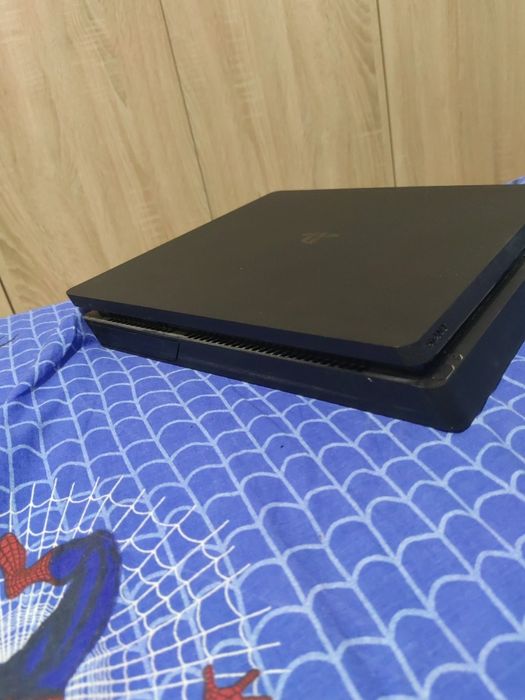 Playstation 4 Slim