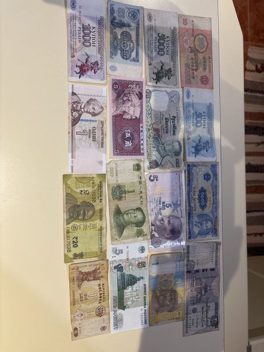 Lot bancnote straine diferite, iesite din circulatie
