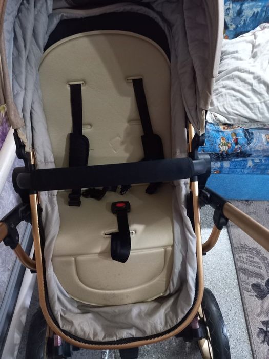 Коляска б/у в отличном состоянии