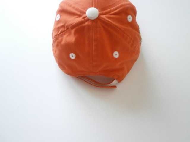 Бебешка шапка с козирка за момиче