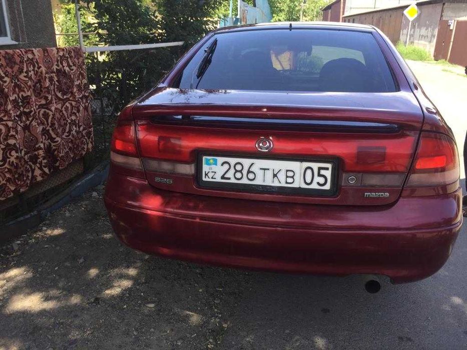 Продам машину мазда кронос 1993 г в, Срочно!