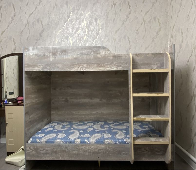 Двухярусная детская кровать