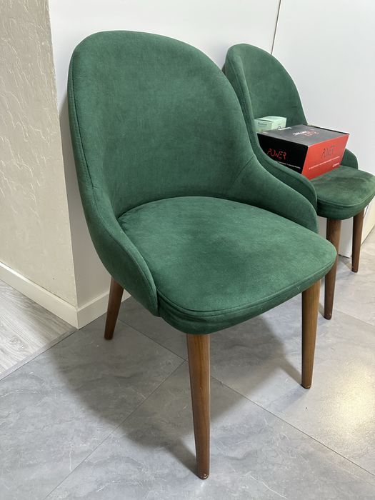 Мягкий стул зеленого цвета