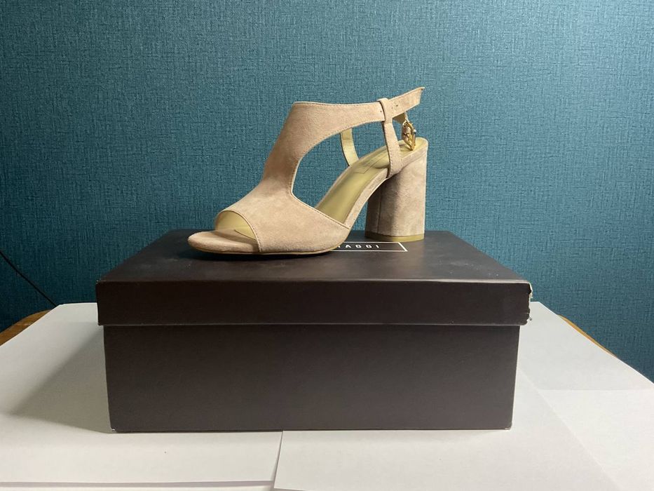 Босоножки на каблуках, Antonio Biaggi