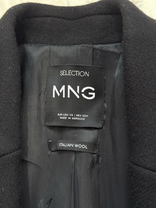 лимитированное черное пальто Mango