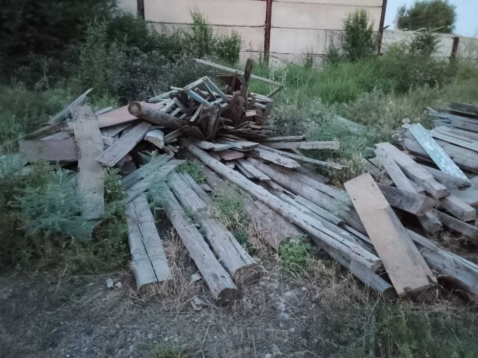 Продам дрова / старые доски и брус