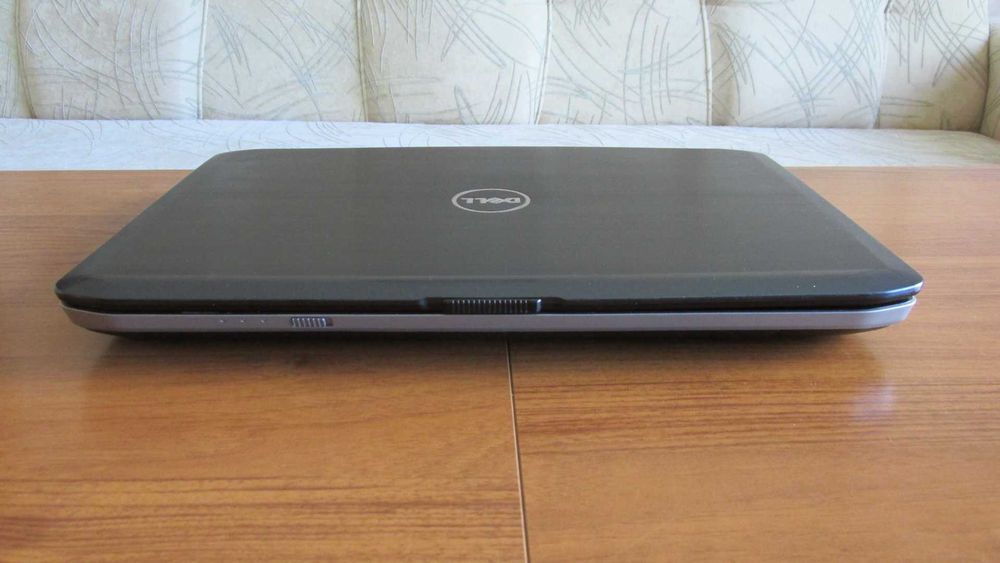 14 инча Dell с Intel i5,8 GB DDR3 лаптоп