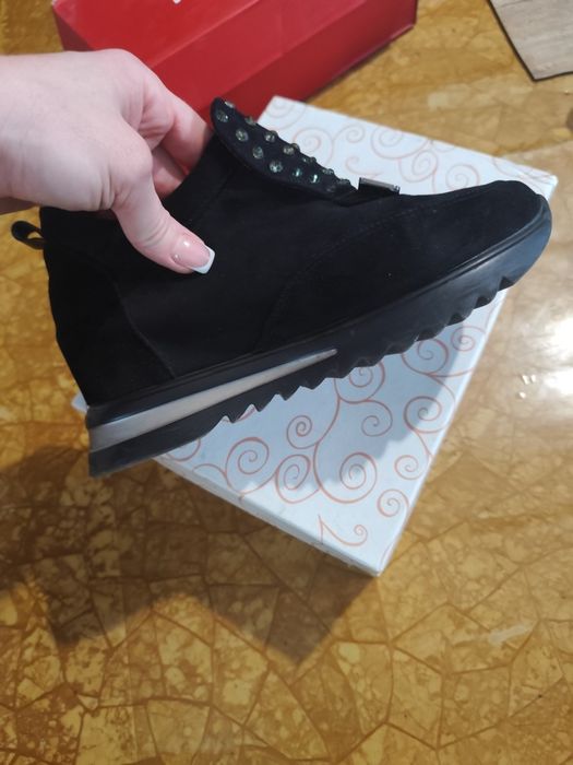 Продам полуботинки. Искусственный замш