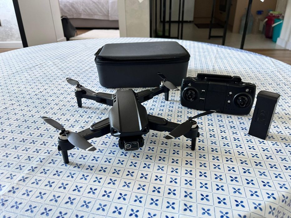 Продается  Дрон LYZ L900 Pro SE черный