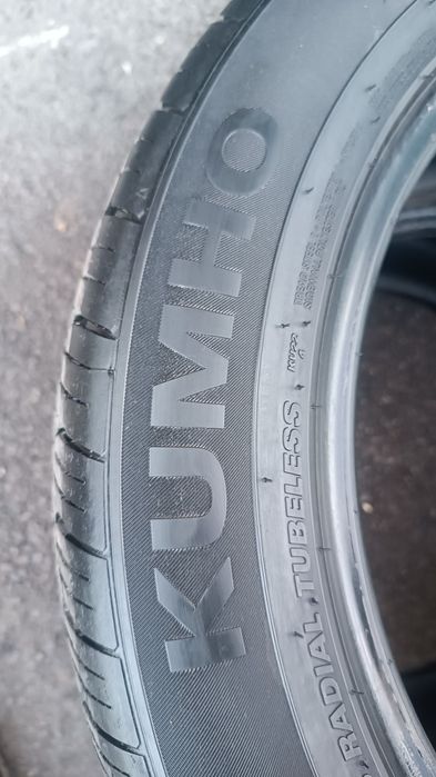 215/55/17 Kumho .