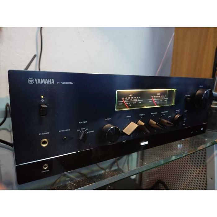 Receiver Yamaha R-N2000A în stare perfectă