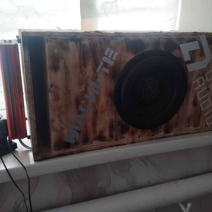 Продам  сабвуфер