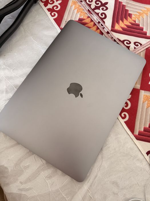 Продаю MacBook Air 13, M1 2020