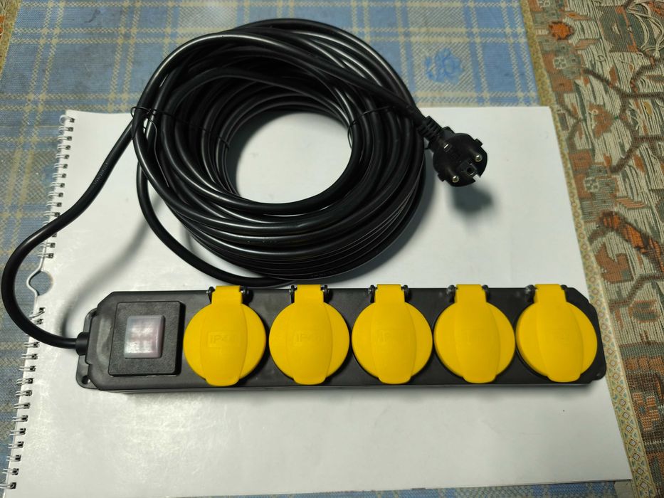 Prelungitor  5 prize, 20 m cu intrerupator cu cablu de 10 A