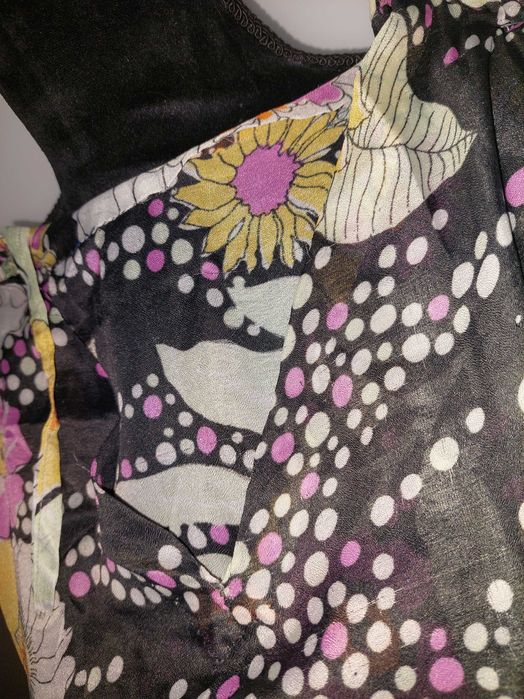 Rochie de vară din voal imprimeu floral, volănașe si fundite la umeri