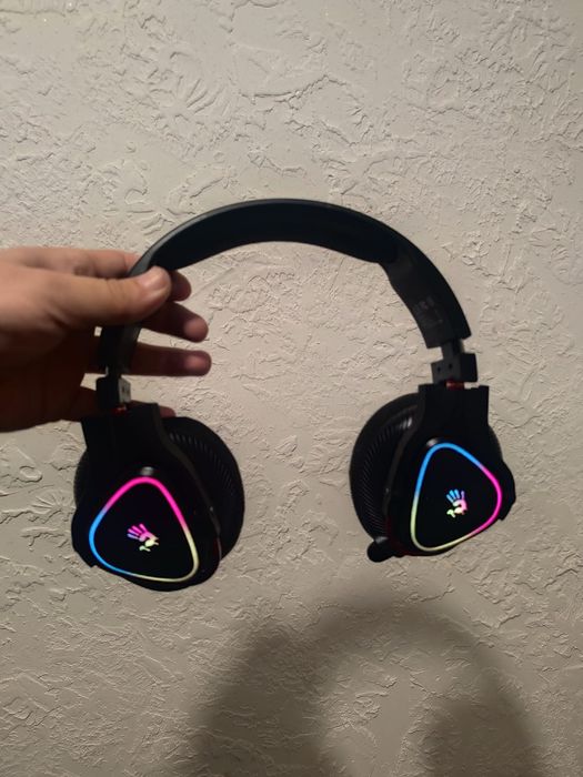 Наушники и клавиатура игровые